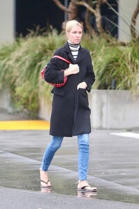 Nicky-Hilton---Spotted-exiting-Madeo-on-the-Iconic-Sunset-Strip-in-Los-Angeles-01.jpg