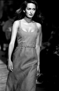 Nicole-Miller-SS-1992-4.thumb.jpg.32daa8f0ab15dc927e10207438279e12.jpg