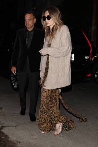 Paris-Jackson---Arrives-at-a-Golden-Globe-after-party-in-Hollywood-02.jpg