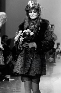 Paulina_Enrico_Coveri_FW1982_04.jpg