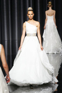 PronoviasSpring20125.thumb.jpg.f3dc18c866c8f23084dcb553d86bb90b.jpg