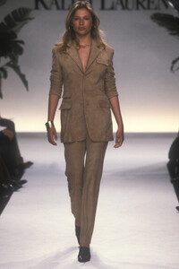 RalphLauren1997WomenRTW1.thumb.jpg.6d78aed466d7c0bf2a0d5bd53444ca22.jpg