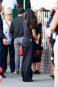 Salma-Hayek---Being-honored-at-the-2023-Baby2Baby-Gala-14.jpg
