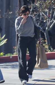 Shannen-Doherty---Seen-on-a-New-Years-Day-Brunch-with-her-mother-in-Malibu-03.jpg