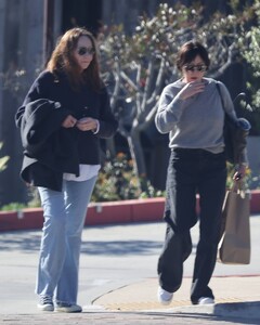 Shannen-Doherty---Seen-on-a-New-Years-Day-Brunch-with-her-mother-in-Malibu-09.jpg
