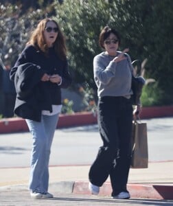Shannen-Doherty---Seen-on-a-New-Years-Day-Brunch-with-her-mother-in-Malibu-11.jpg