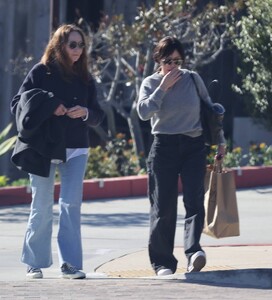 Shannen-Doherty---Seen-on-a-New-Years-Day-Brunch-with-her-mother-in-Malibu-13.jpg