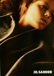 Sims_Jil_Sander_Fall_Winter_2005_06_02.thumb.png.2e0ac12c9ea39a874ded95ae07932c72.png