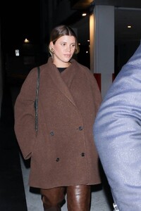 Sofia-Richie---Wearing-a-large-coat-to-dinner-with-friends-in-Beverly-Hills-03.jpg