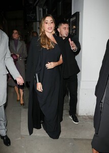 Sofia-Vergara---Seen-in-black-at-the-after-party-for-the-film-Griselda-in-London-06.jpg