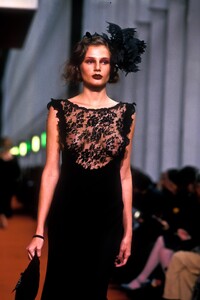 SoniaRykiel1998WomenRTW6.thumb.jpg.a8fb738eff2114e24506d47c673afae5.jpg