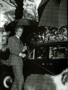 Testino_Burberry_Fall_Winter_2005_06_01.thumb.png.56fabf270b7ee1b70ba18ef9401e49b7.png