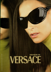 Testino_Versace_Fall_Winter_2005_06_05.thumb.png.90ae9840b462043ec215fed31d8be33a.png