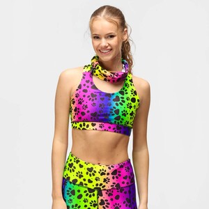 Tikiboo_TikiTube_PawfectRainbow_Model_NeckScarf_2400x.jpg