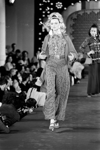 Todd_Oldham_FW1993_06.jpg