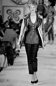 Todd_Oldham_SS1993_01.jpg