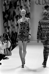 Todd_Oldham_SS1994_04.jpg