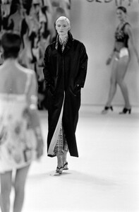 Todd_Oldham_SS1994_17.jpg