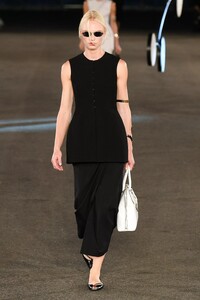 ToryBurchS23018.thumb.jpg.0bd11d5a8abacfa1fc98ec16917b1130.jpg