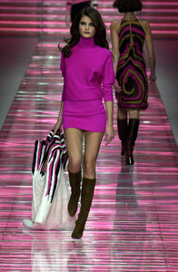 Versace2001FW10.thumb.jpg.e20d303d6978a2897dcaeea684ec6ed3.jpg