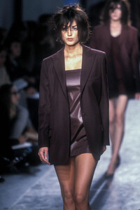 VersusbyDonatella1997WomenRTW21.thumb.jpg.29a0bcfca763766b16948899e58fd3f1.jpg