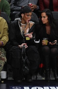 Winnie-Harlow---Seen-at-Washington-Wizards-game-in-Capital-One-Arena-Washington-26.jpg