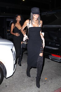 Winnie-Harlow---Steps-out-to-party-in-Hollywood-03.jpg