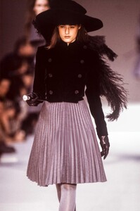 Yasmin_Chloe_FW1988_01.jpg