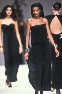 YvesSaintLaurent1989SS151.thumb.jpg.762d0aad140de50dfa4b1b52a4adf8dd.jpg
