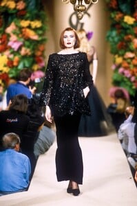 YvesSaintLaurent1996HauteCouture100.thumb.jpg.3c45aadf288f8ab68c56e31bd37c763b.jpg