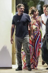 bianca-balti-amd-helly-nahmad-out-with-friends-in-saint-barthelemy-01-02-2024-0.thumb.jpg.0be6d1f1f7642ddfb9f8fecf945562b7.jpg