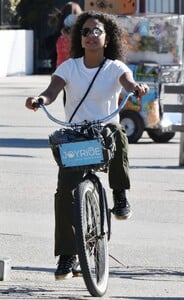 christina-milian-enjoys-a-bike-ride-on-new-years-day-in-santa-monica-01-01-2024-1.jpg