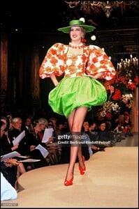 cindyLewiss92ysl-HC-.thumb.jpg.eb64ba25bd4b04cb4cc7b6a58b774e41.jpg