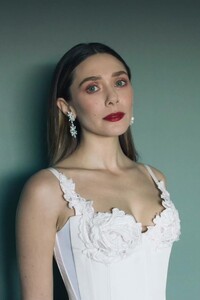 elizabeth-olsen-golden-globe-awards-photo-shoot-january-2024-8-1.jpg