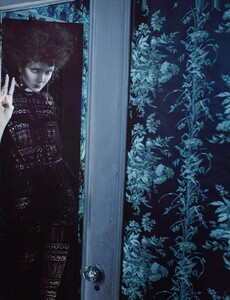 eniko-mihalik-vogue-germany-12.thumb.jpg.e42a6c24a33b14cae6000d4abcb01623.jpg