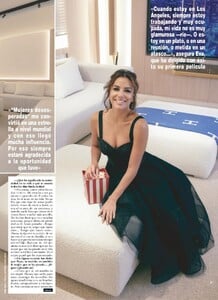 eva-longoria-in-hola-espana-december-2023-6.jpg