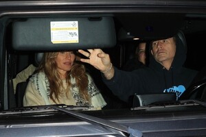 gisele-bundchen-with-nino-munoz-at-giorgio-baldi-in-santa-monica-01-12-2024-2.jpg