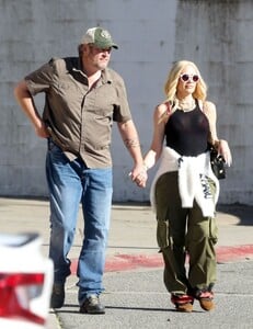 gwen-stefani-and-blake-shelton-out-in-los-angeles-01-13-2024-2.jpg