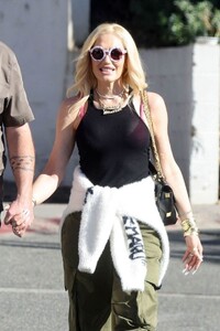 gwen-stefani-and-blake-shelton-out-in-los-angeles-01-13-2024-4.jpg