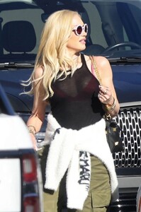 gwen-stefani-and-blake-shelton-out-in-los-angeles-01-13-2024-5.jpg