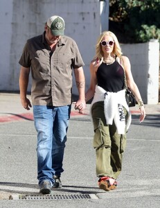 gwen-stefani-and-blake-shelton-out-in-los-angeles-01-13-2024-6.jpg