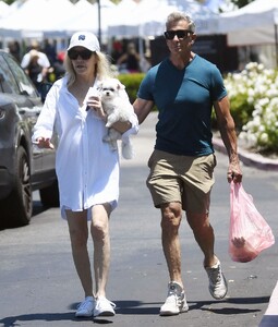 heather-locklear-with-her-boyfriend-chris-heisser-at-the-farmers-market-in-westlake-village-07-09-2023-3.jpg