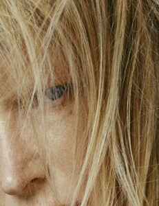 heroinemag03.thumb.jpg.3a5fb69912747d18ac641f4f7d45b7a5.jpg