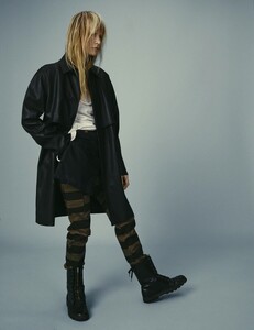 heroinemag08.thumb.jpg.b27cba018770efa61b1405e1be94def0.jpg