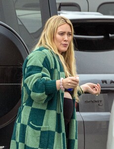 hilary-duff-out-in-los-angeles-01-24-2024-1.jpg