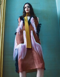 i-d-fall-2014_by-emma-summerton_(8).thumb.jpeg.5eb2a7f45d25d891a16559a3408e645a.jpeg