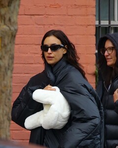 irina-shayk-winter-street-style-new-york-01-12-2024-2.jpg