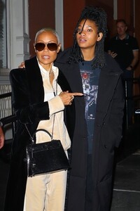 jada-pinkett-and-willow-smith-leaves-il-mulino-prime-in-new-york-10-17-2023-9.jpg