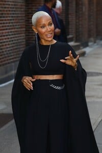 jada-pinkett-smith-arrives-at-late-show-with-stephen-colbert-in-new-york-10-16-2023-6.jpg