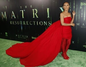 jada-pinkett-smith-at-the-matrix-resurrections-premiere-screening-at-castro-theatre-in-san-francisco-12-18-2021-0.jpg